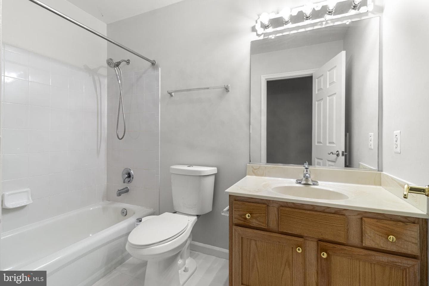 13937 Alderton Road photo 43
