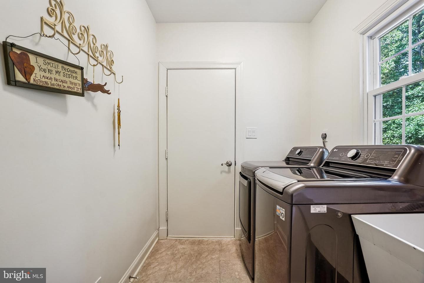 616 Silverstone Court photo 17