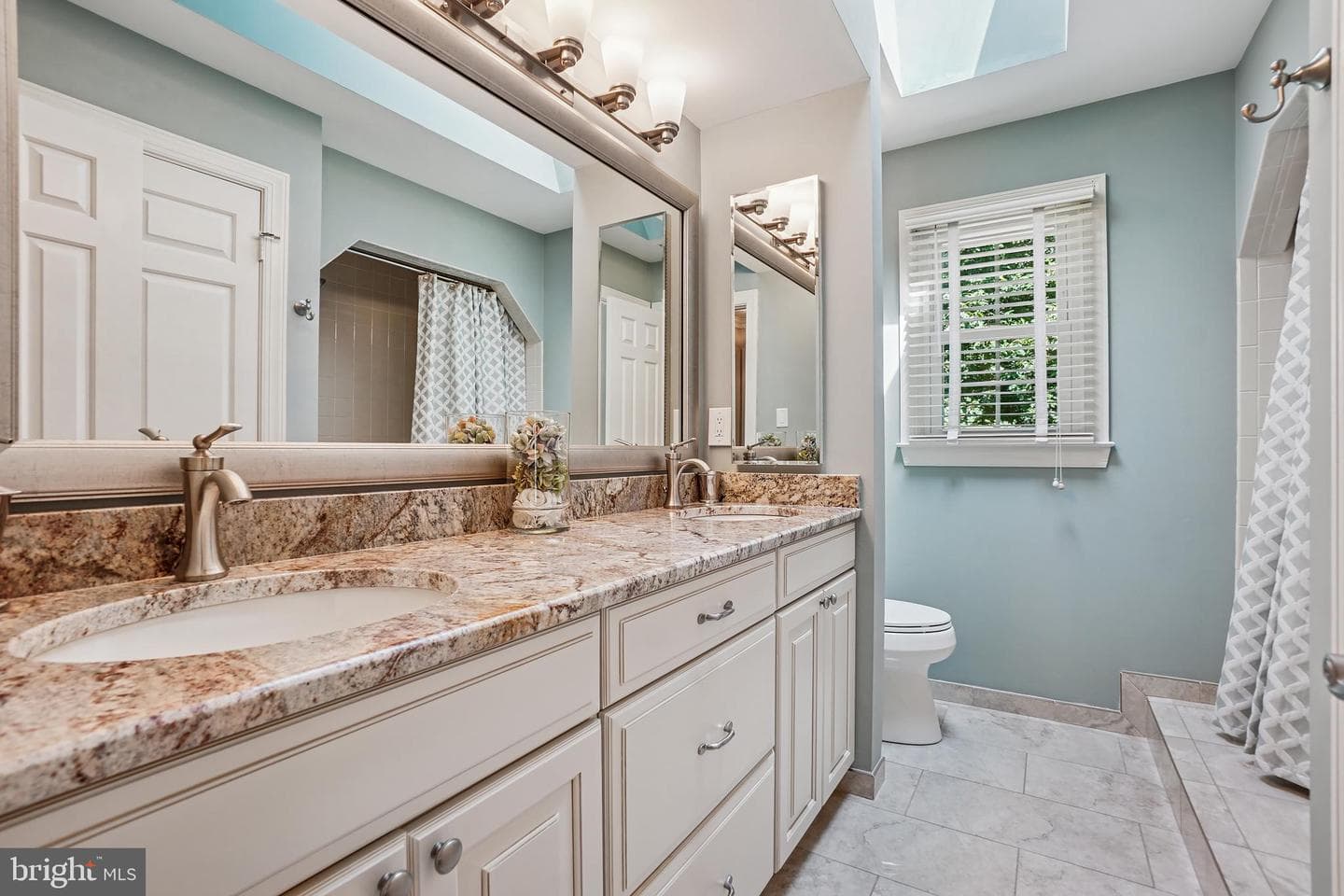 616 Silverstone Court photo 44