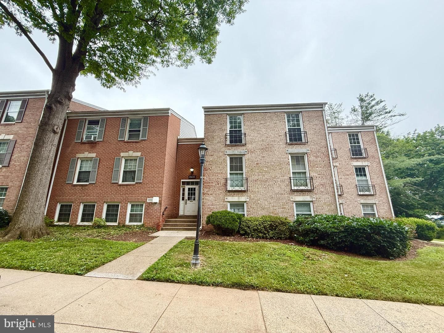868 Quince Orchard Boulevard #202