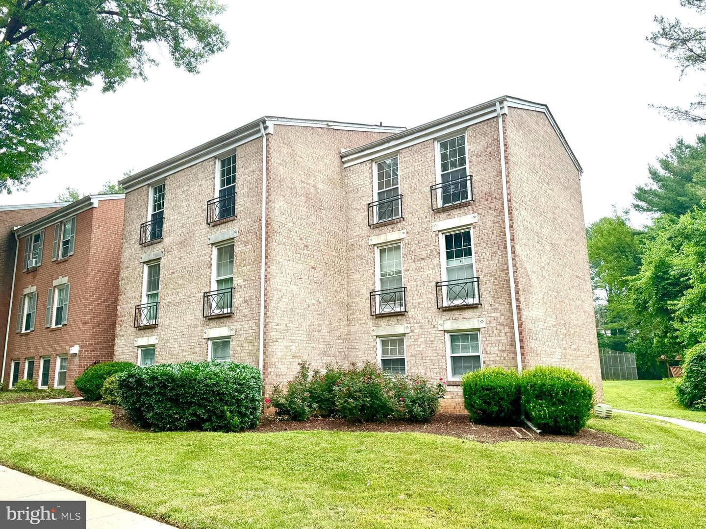 868 Quince Orchard Boulevard #202 photo 3