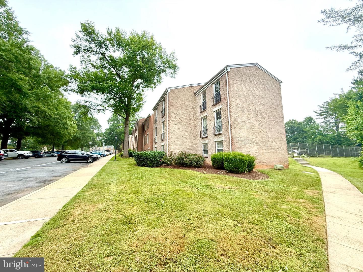 868 Quince Orchard Boulevard #202 photo 4