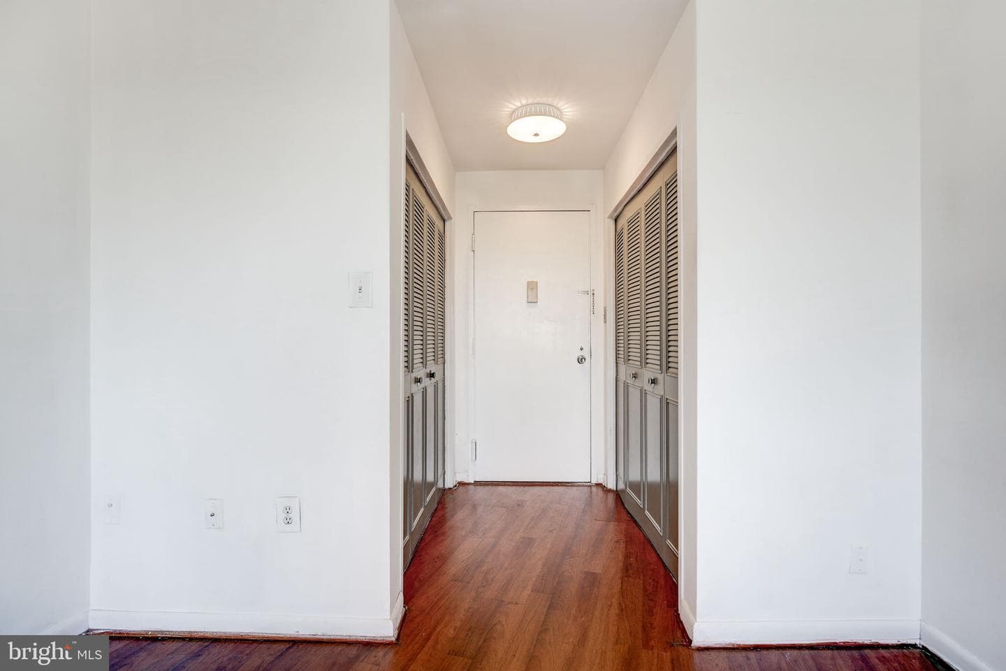 10401 Grosvenor Place #1528 photo 6