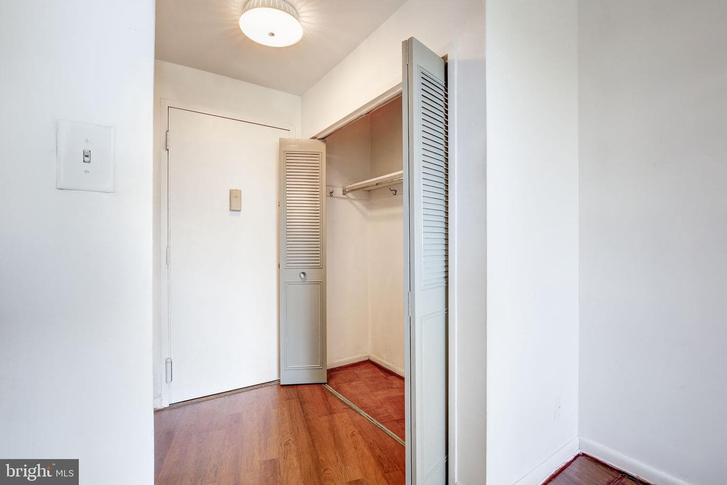 10401 Grosvenor Place #1528 photo 7
