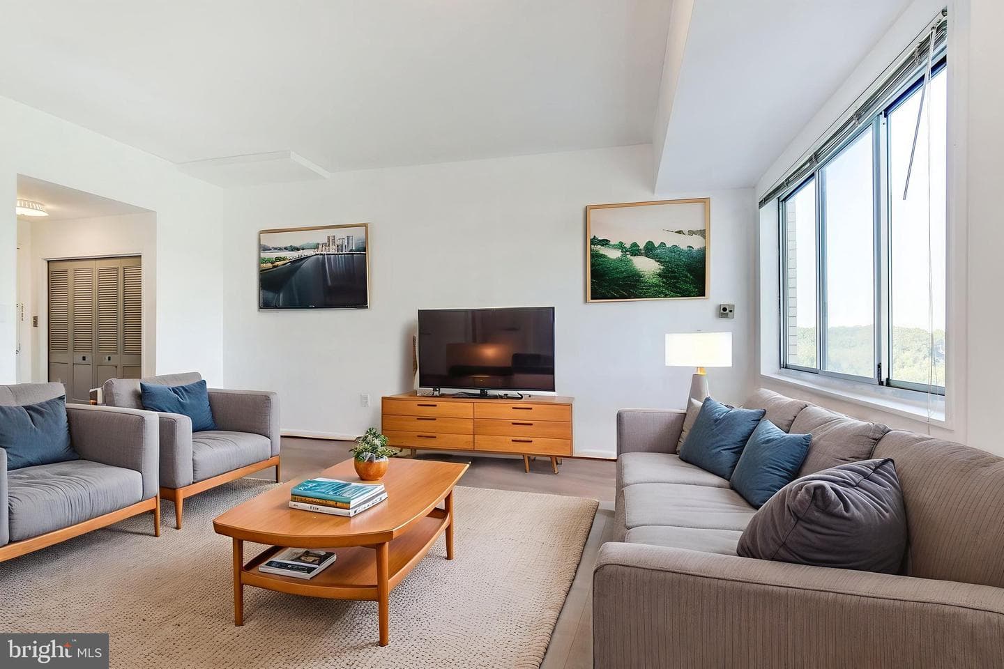 10401 Grosvenor Place #1528 photo 9