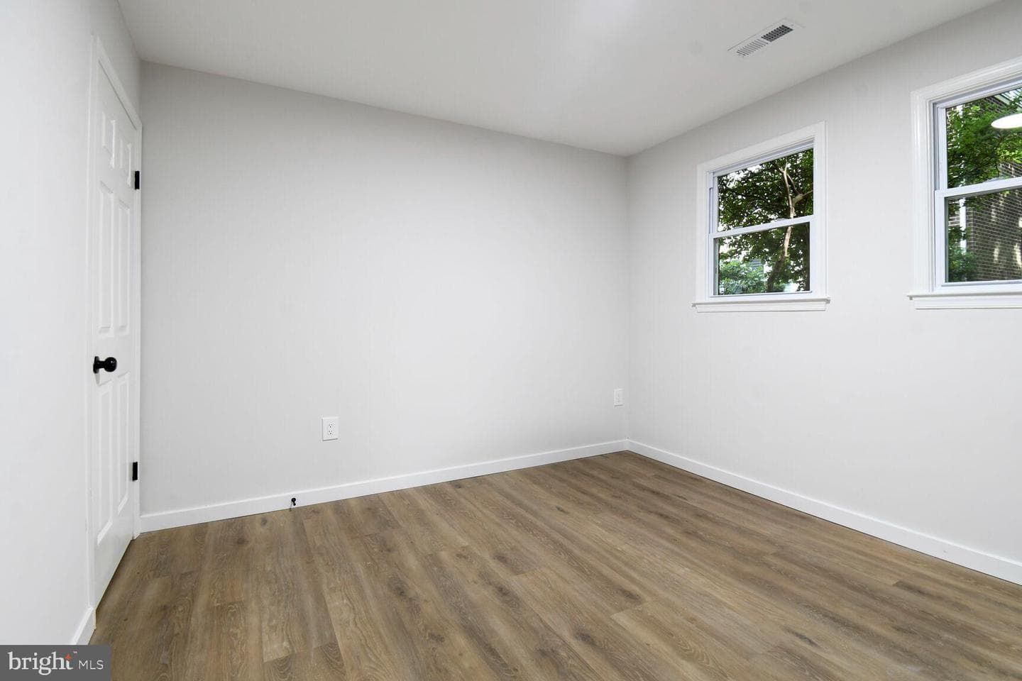4984 Cloister Drive photo 22