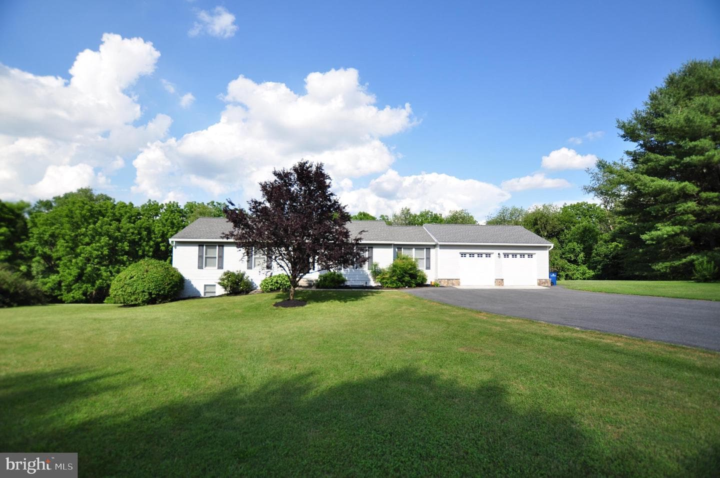 23309 Woodfield Road photo 1