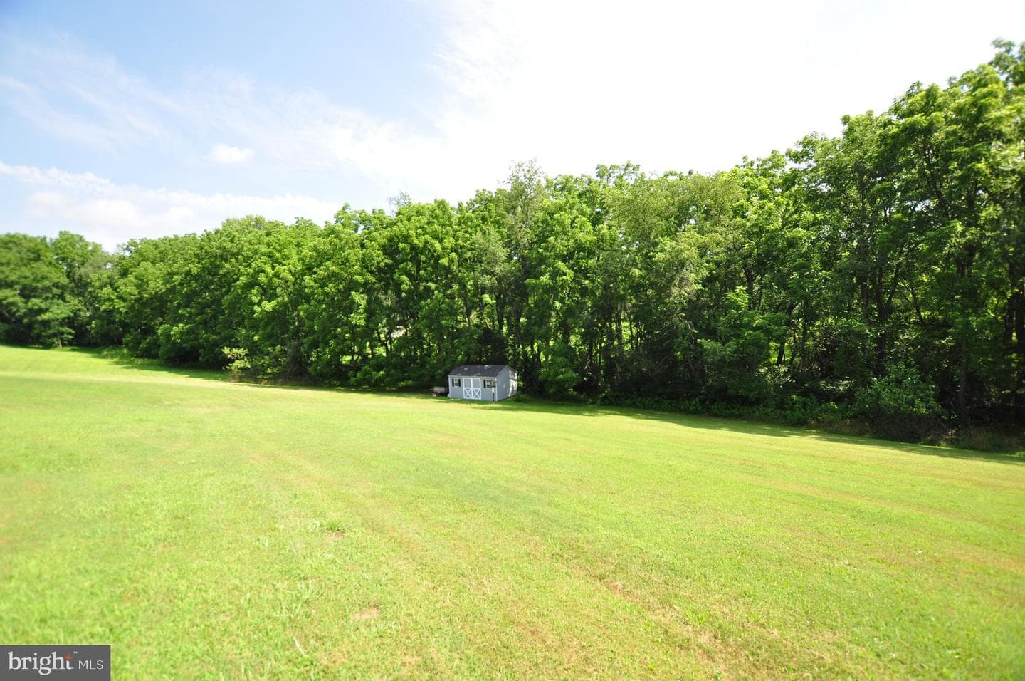23309 Woodfield Road photo 10
