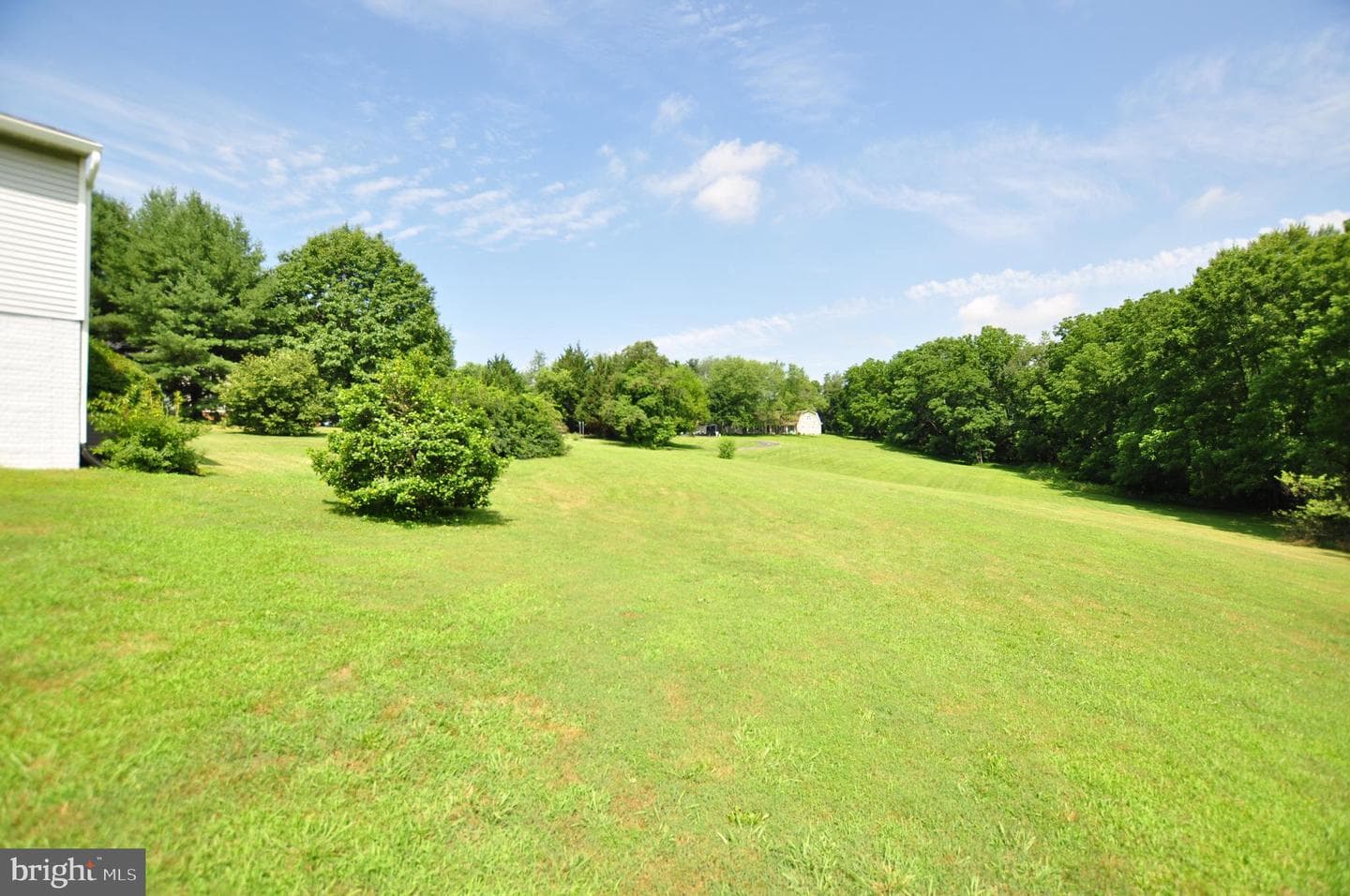 23309 Woodfield Road photo 12