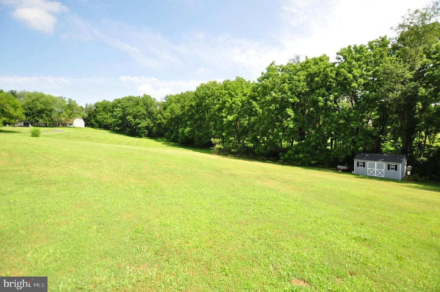 23309 Woodfield Road photo 13