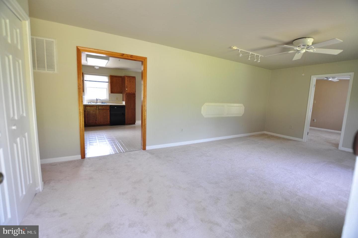 23309 Woodfield Road photo 14