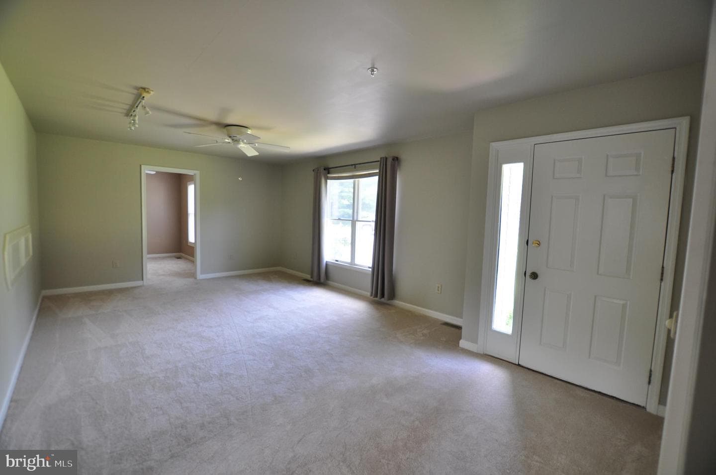 23309 Woodfield Road photo 15