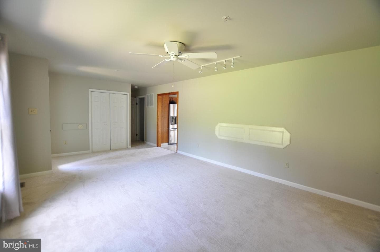 23309 Woodfield Road photo 17