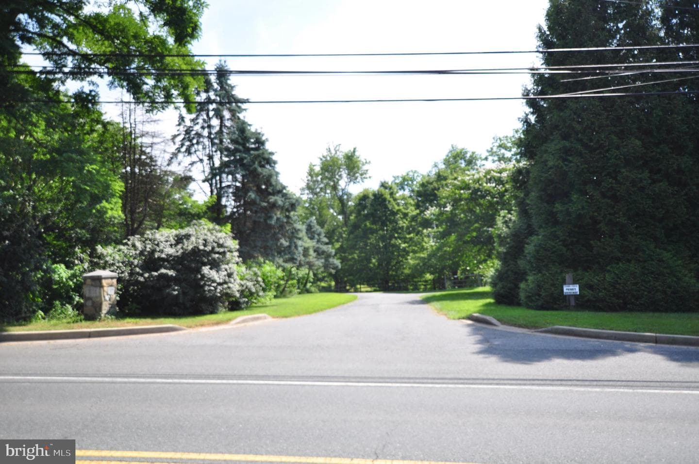 23309 Woodfield Road photo 2