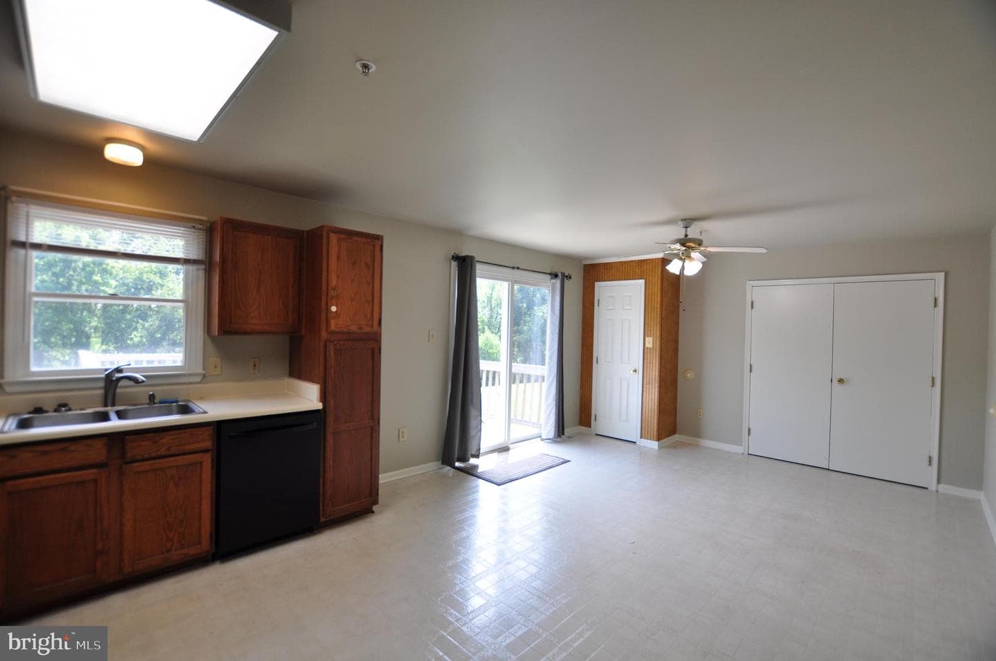 23309 Woodfield Road photo 24
