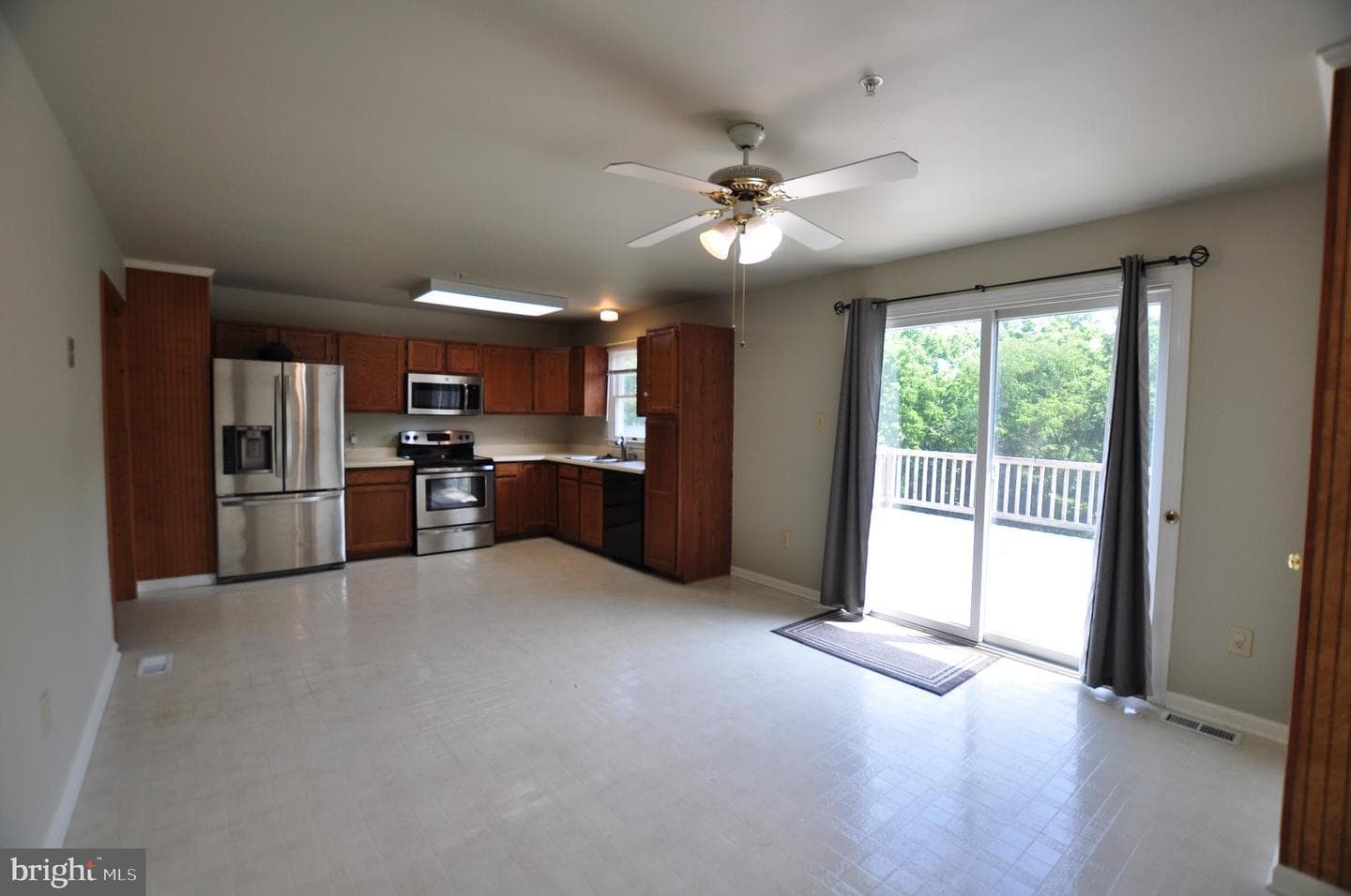 23309 Woodfield Road photo 25