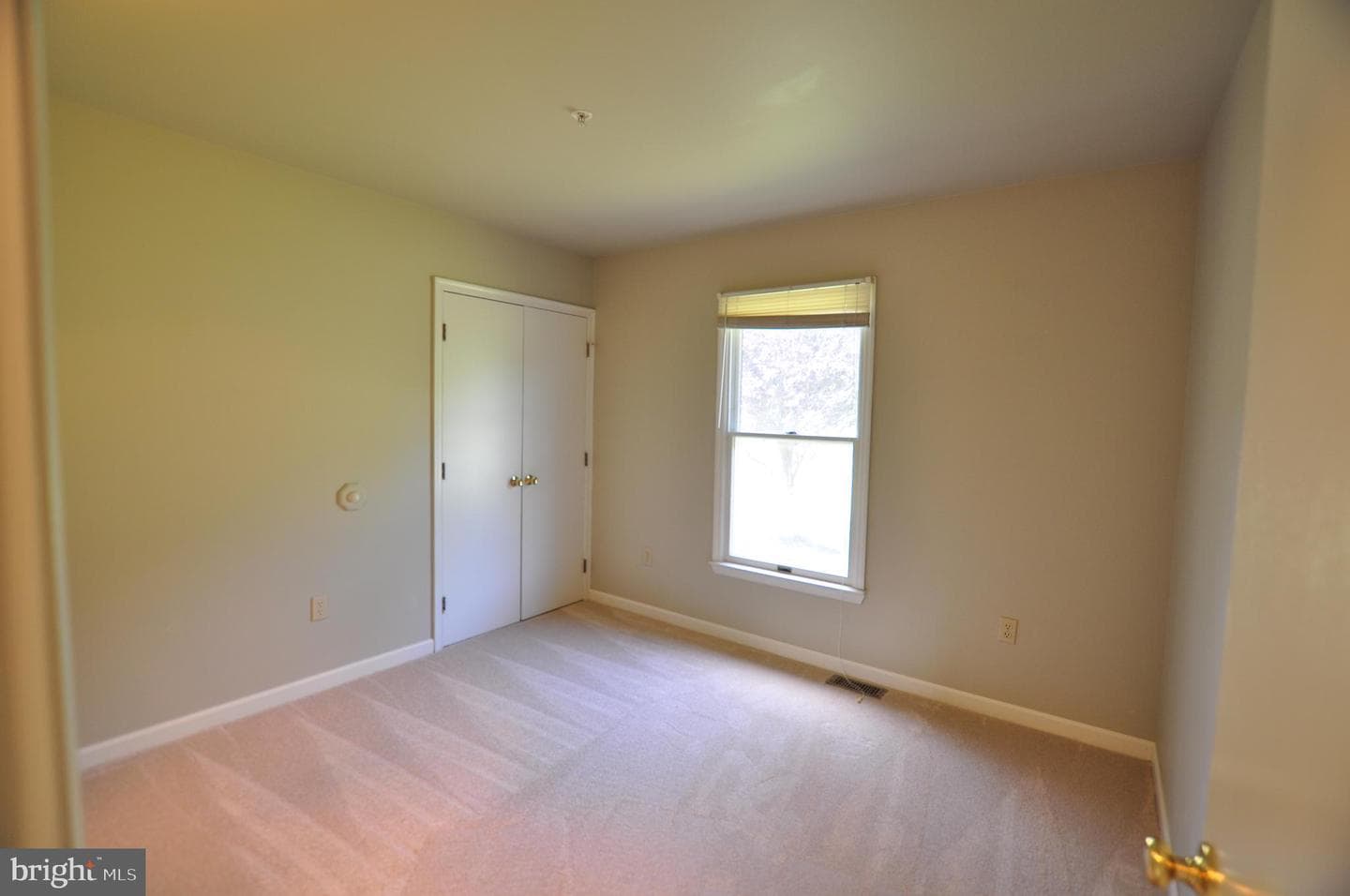 23309 Woodfield Road photo 37