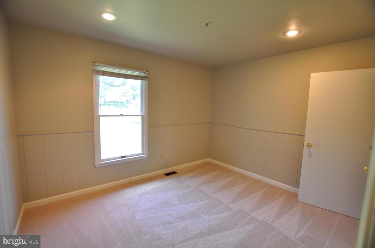 23309 Woodfield Road photo 41