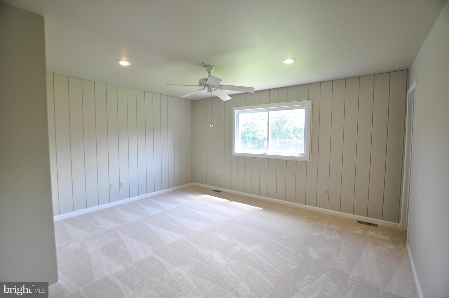 23309 Woodfield Road photo 45
