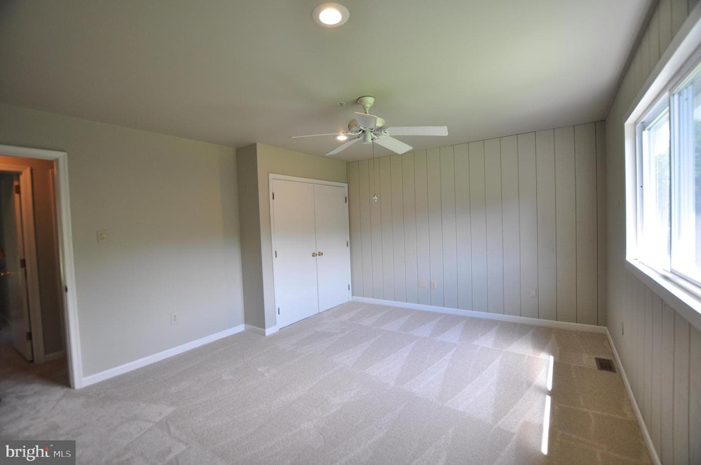 23309 Woodfield Road photo 46