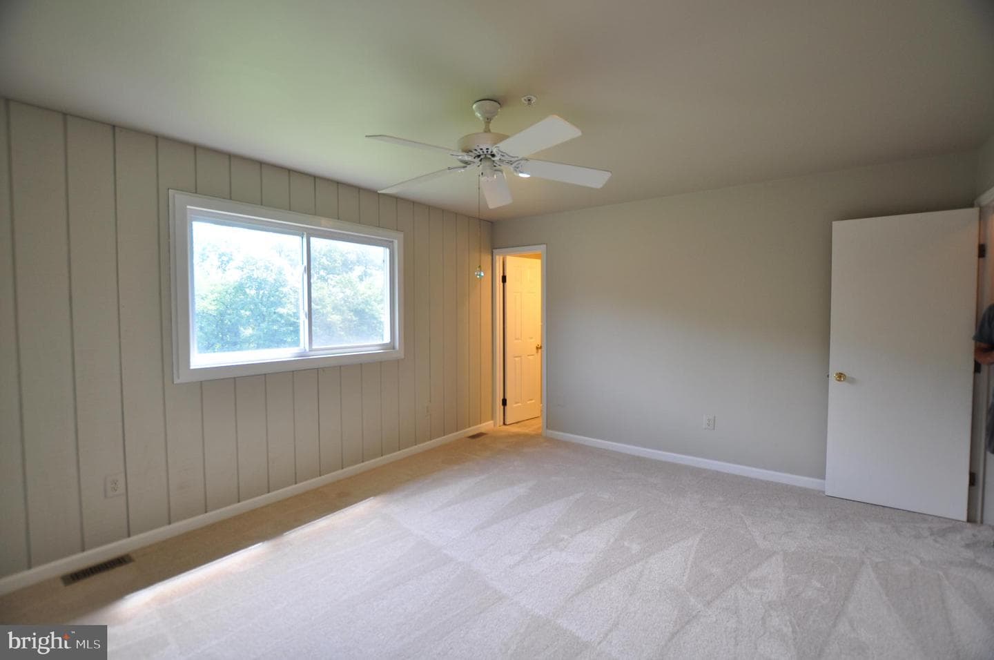 23309 Woodfield Road photo 48
