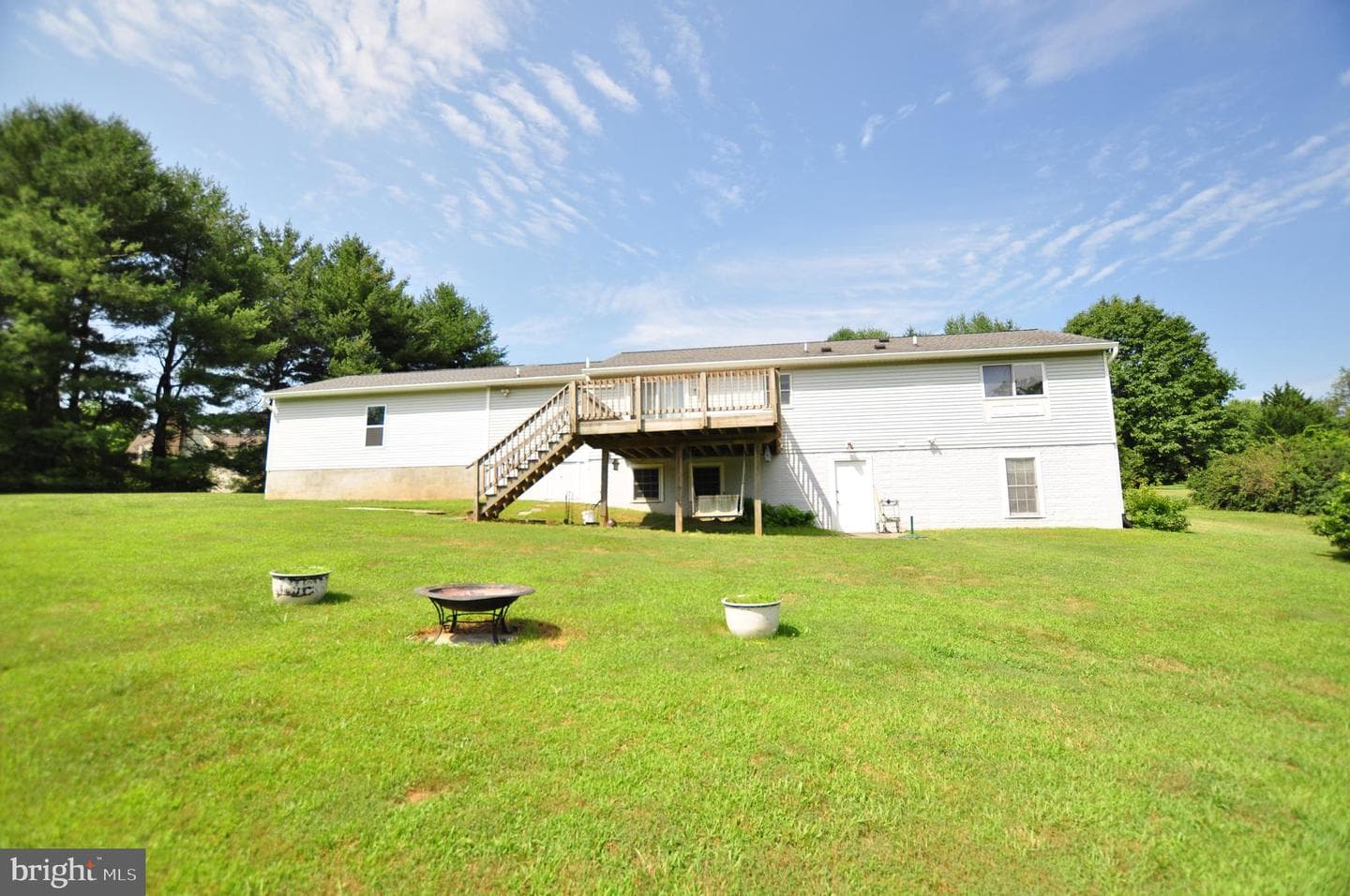 23309 Woodfield Road photo 9