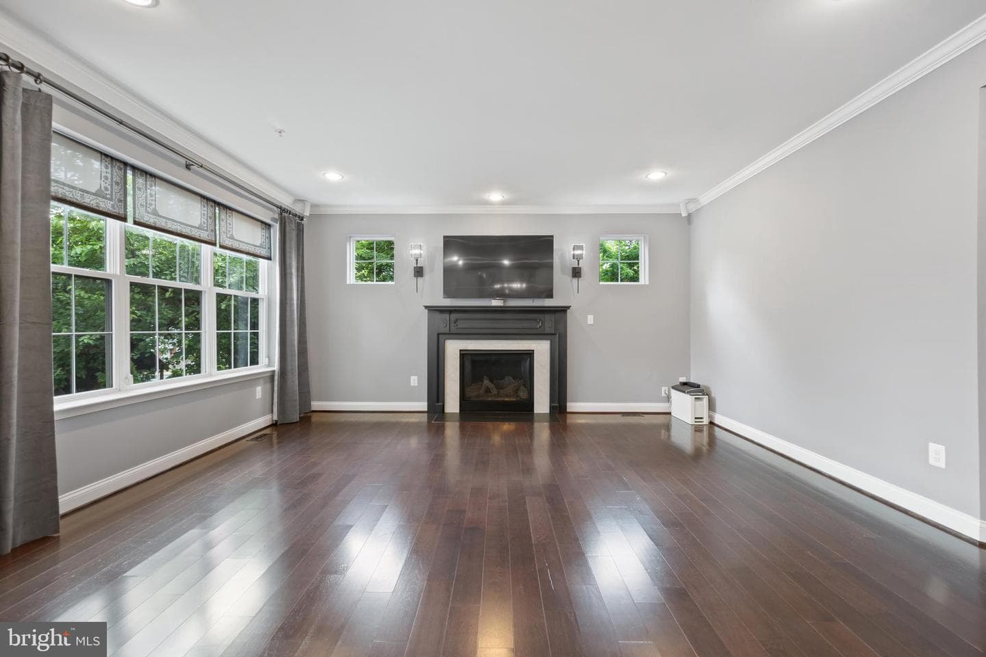 3722 Lawrence Avenue photo 17