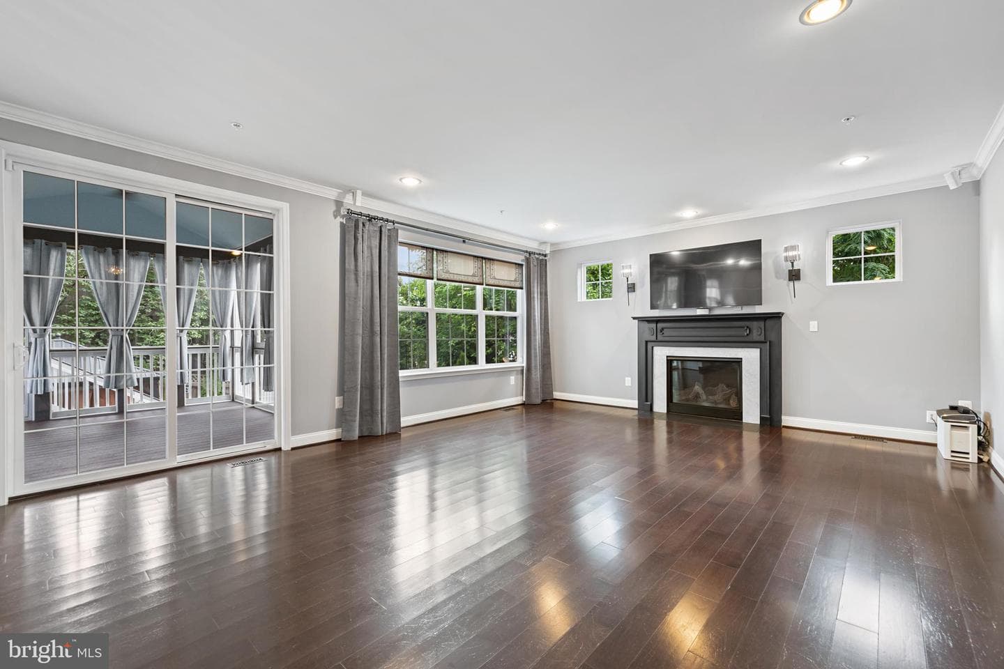 3722 Lawrence Avenue photo 19
