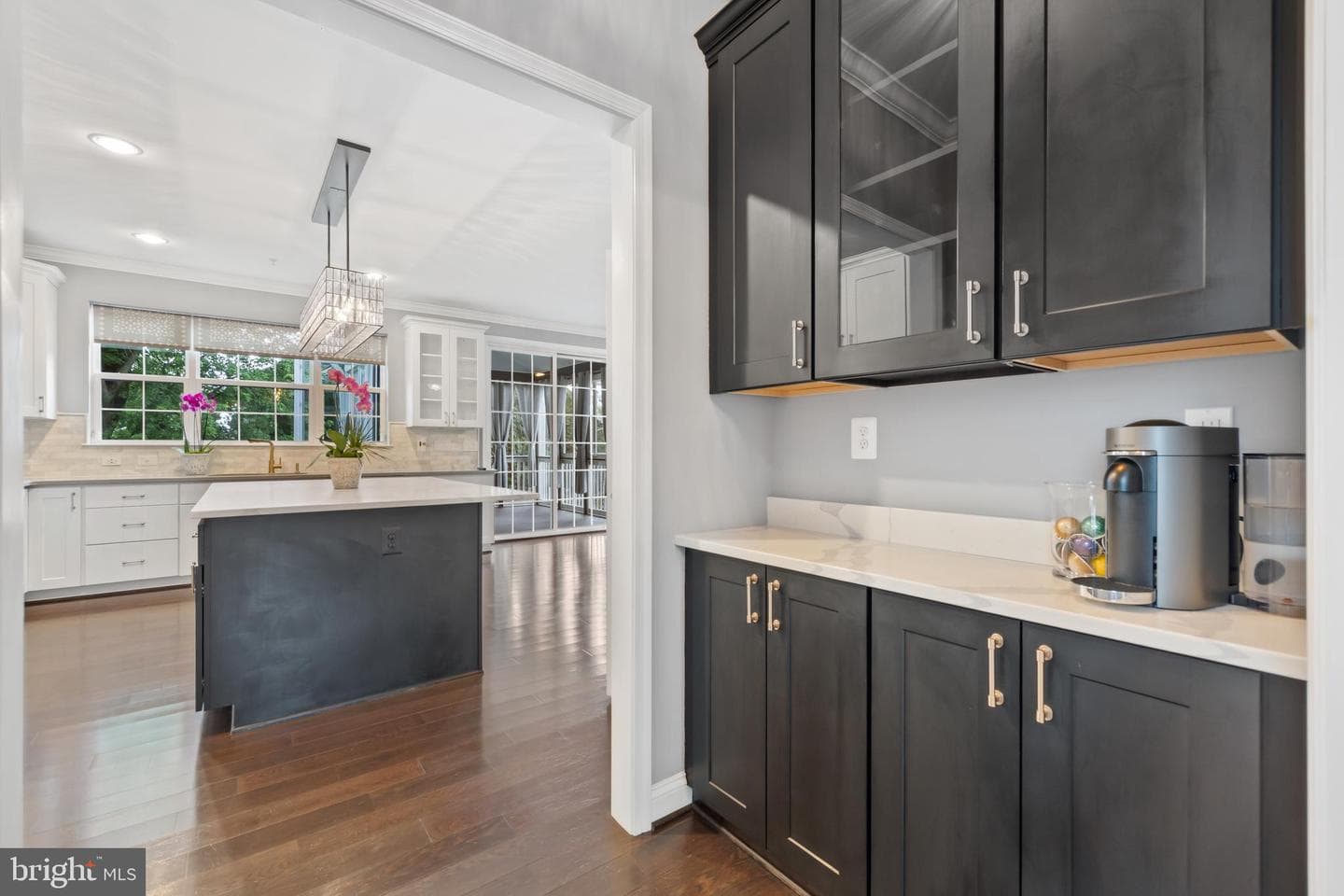 3722 Lawrence Avenue photo 21