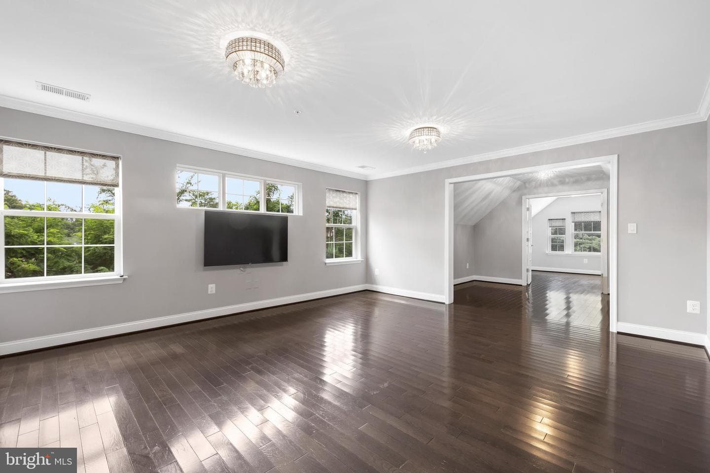3722 Lawrence Avenue photo 38