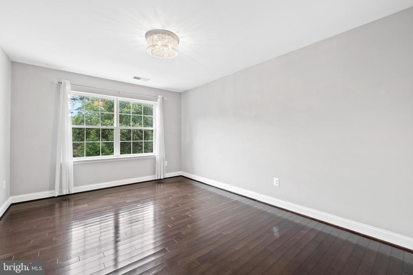 3722 Lawrence Avenue photo 44