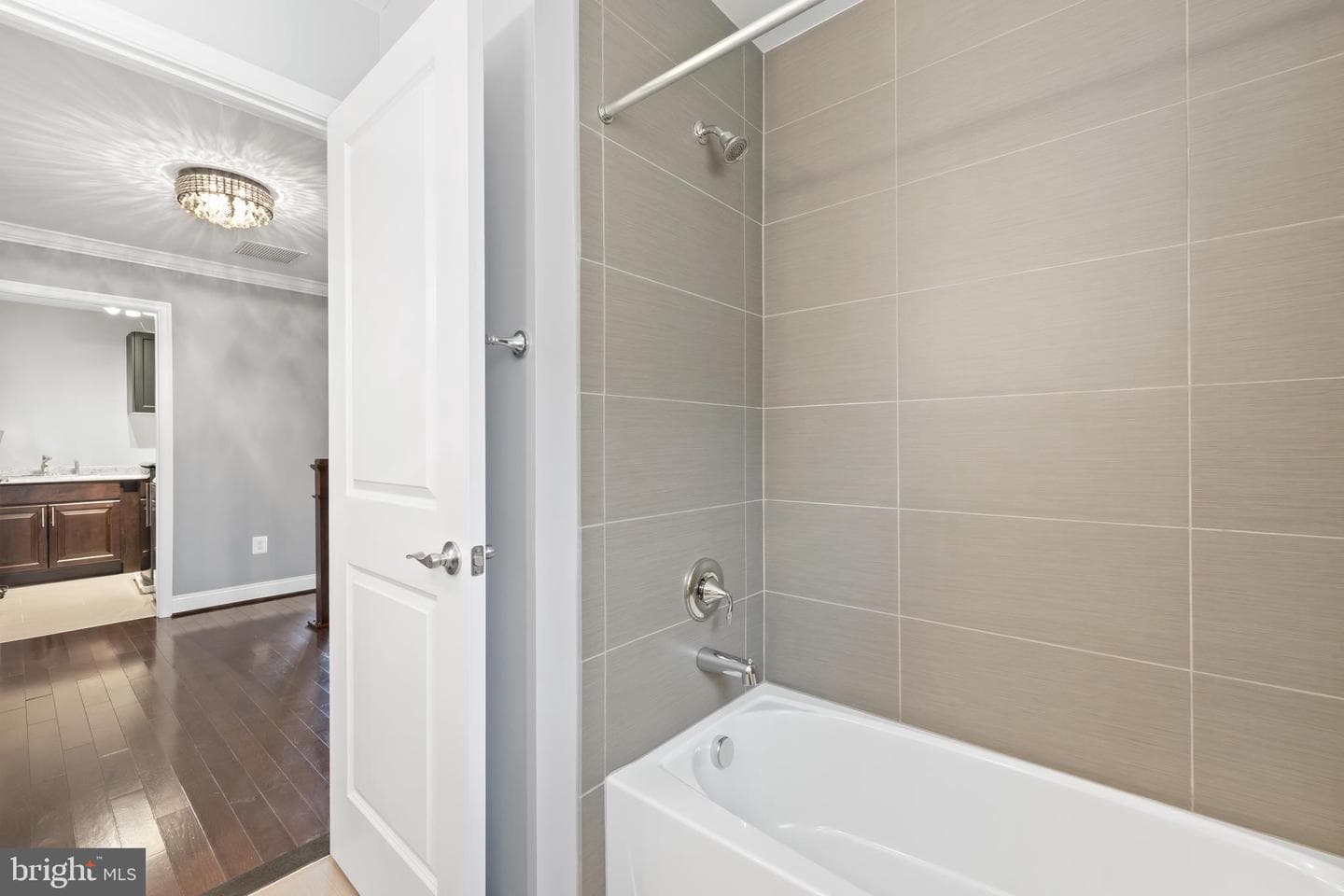 3722 Lawrence Avenue photo 48