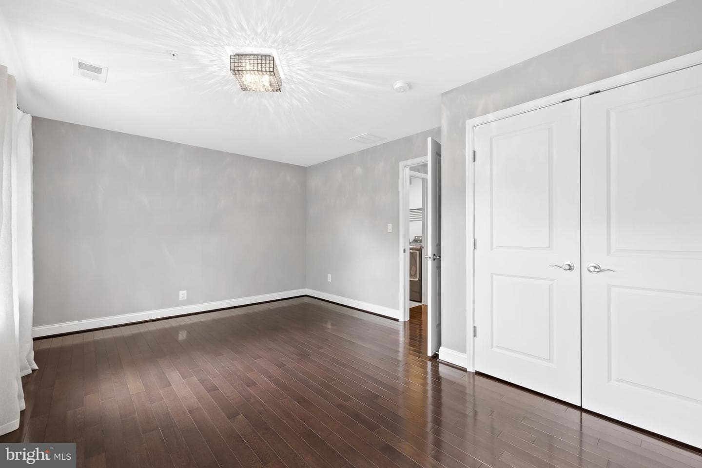 3722 Lawrence Avenue photo 49