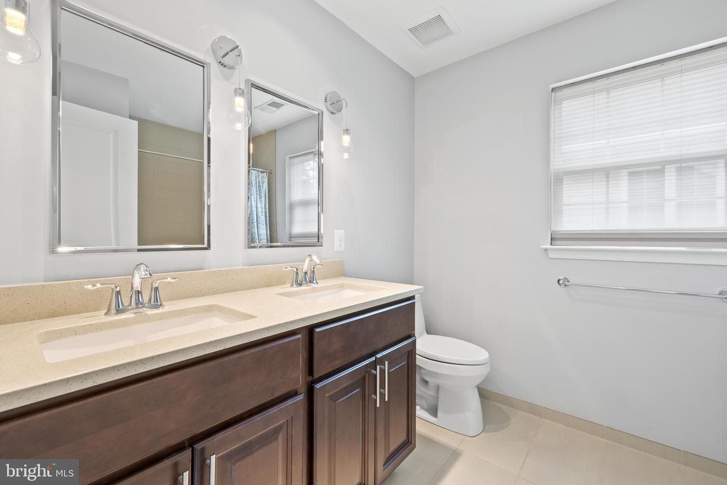 3722 Lawrence Avenue photo 52