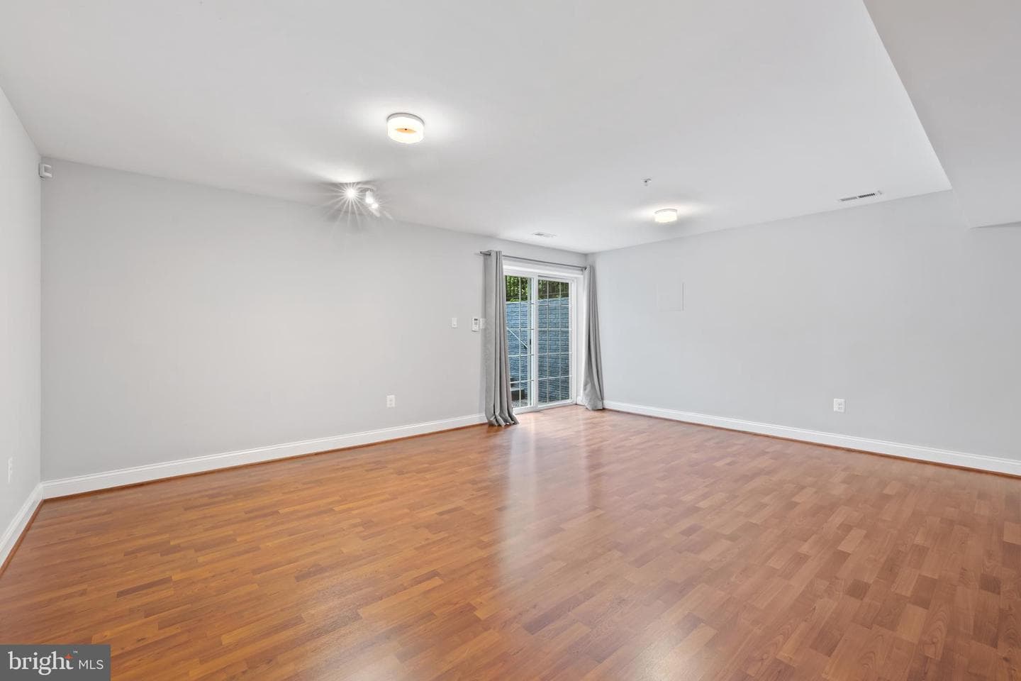 3722 Lawrence Avenue photo 67