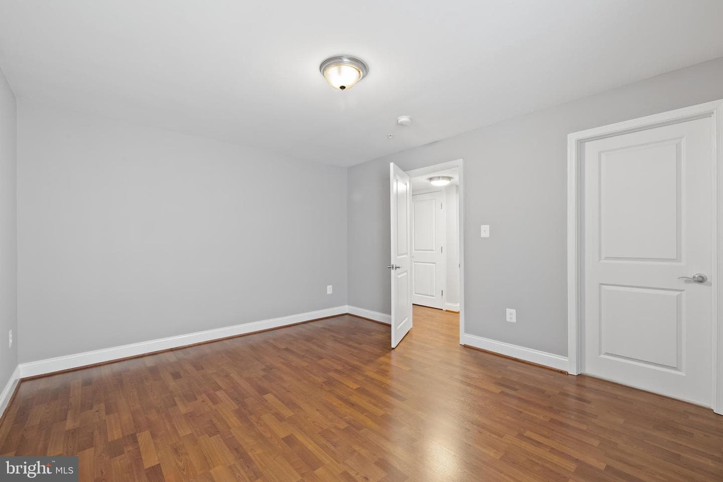 3722 Lawrence Avenue photo 69