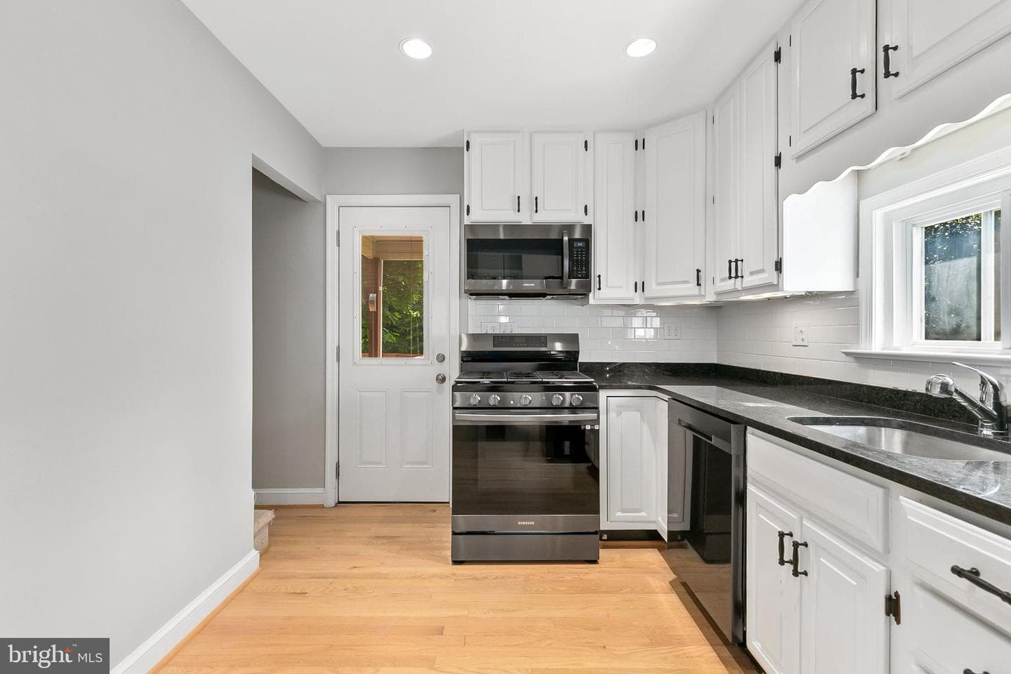 11015 Glueck Lane photo 14