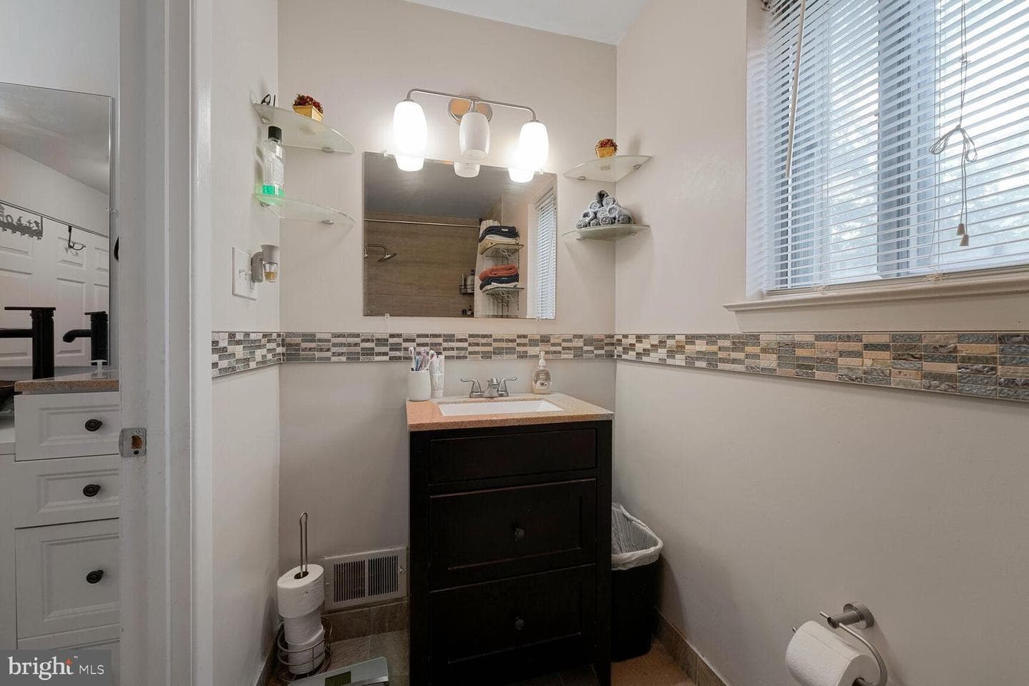 13102 Middlevale Lane photo 18