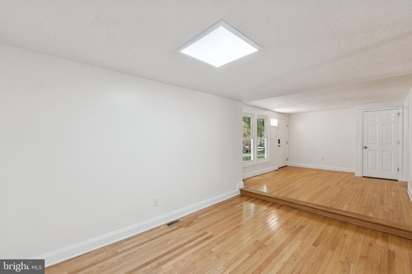 7454 Brenish Drive photo 4