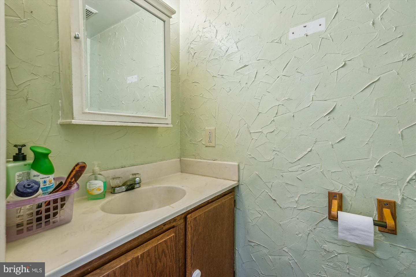 18628 Mateny Road photo 16