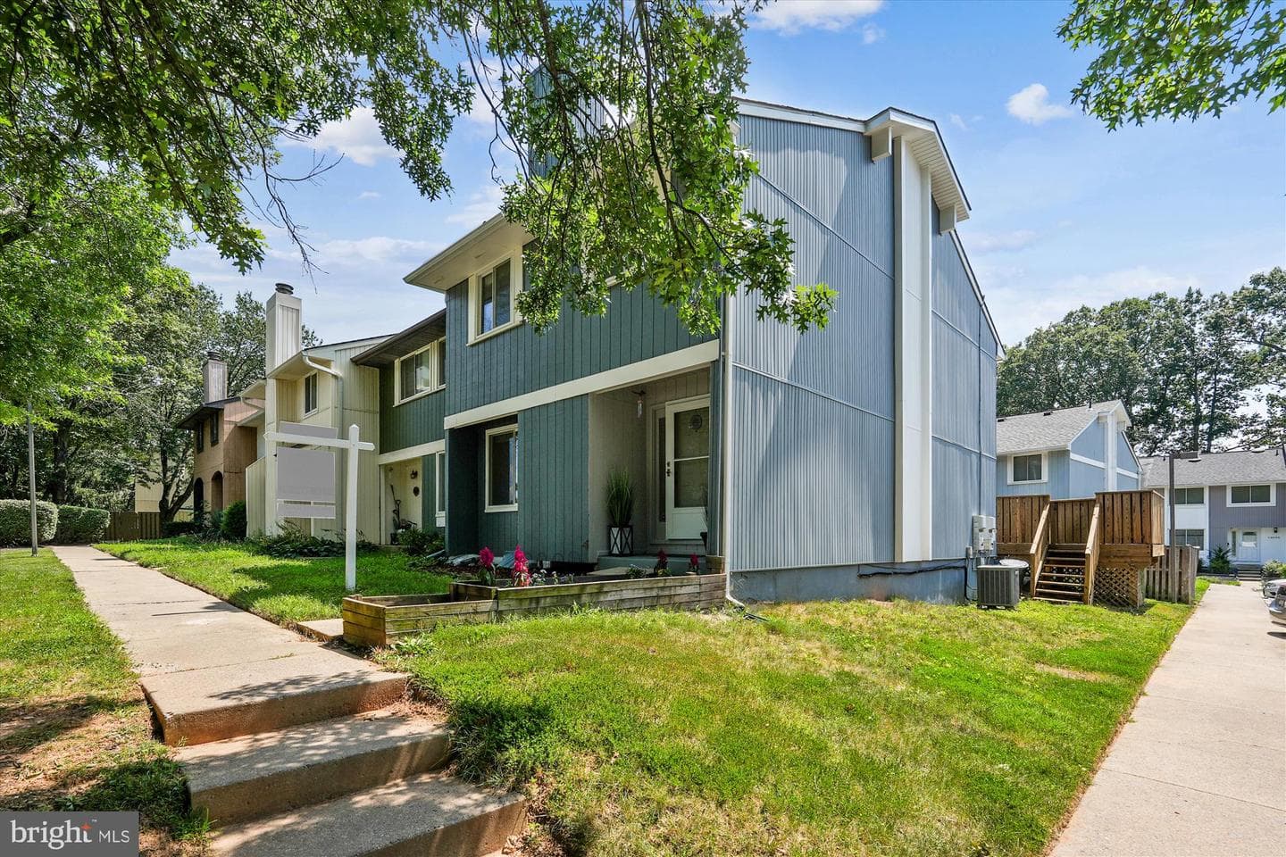 18628 Mateny Road photo 4
