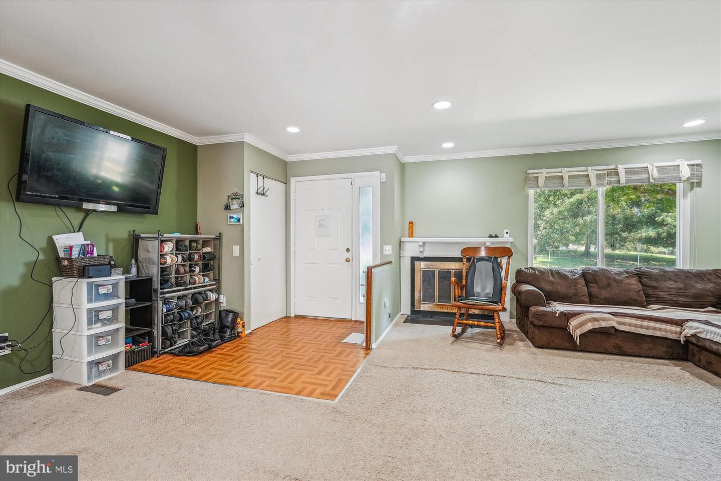 18628 Mateny Road photo 8