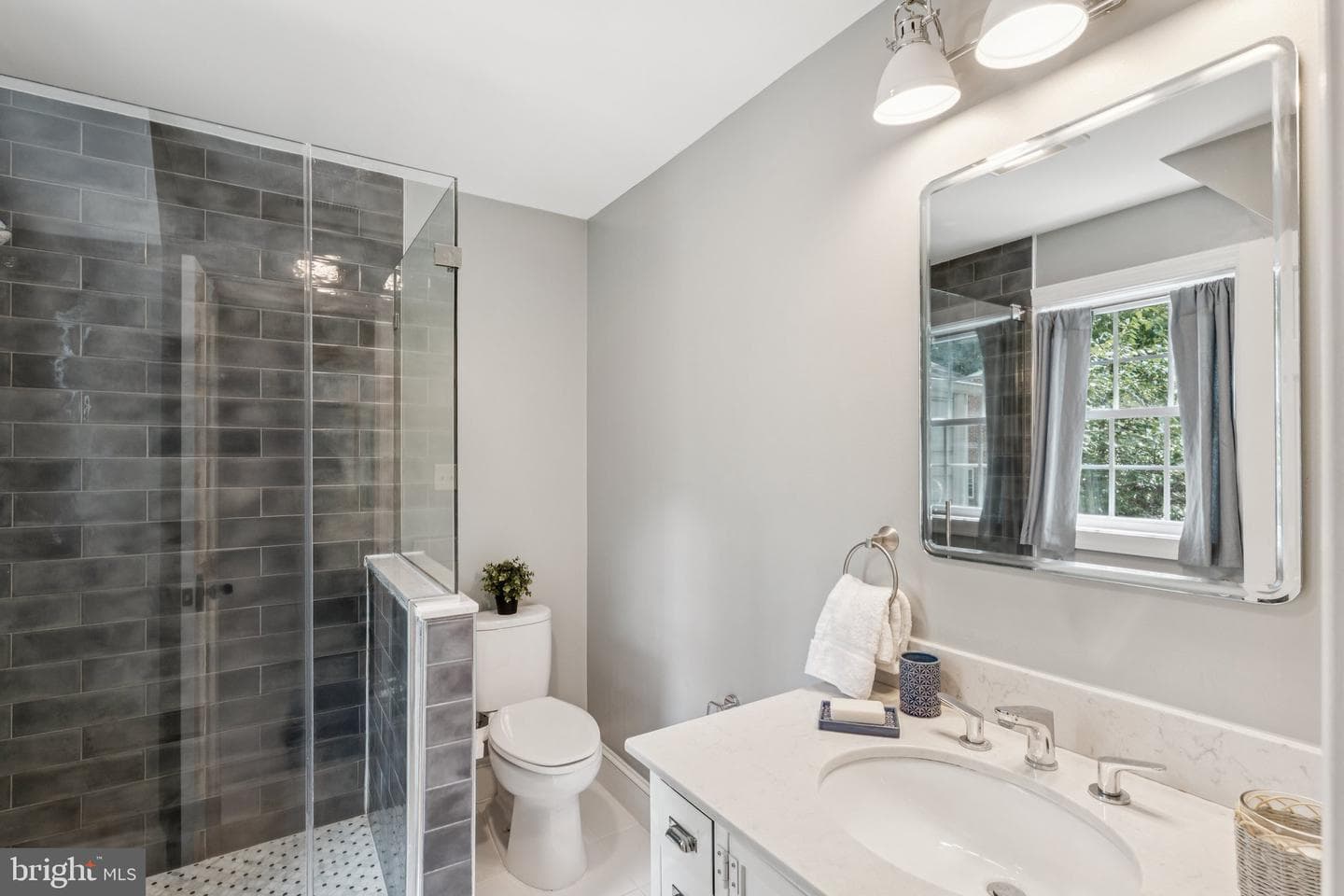 2908 Newcastle Avenue photo 20