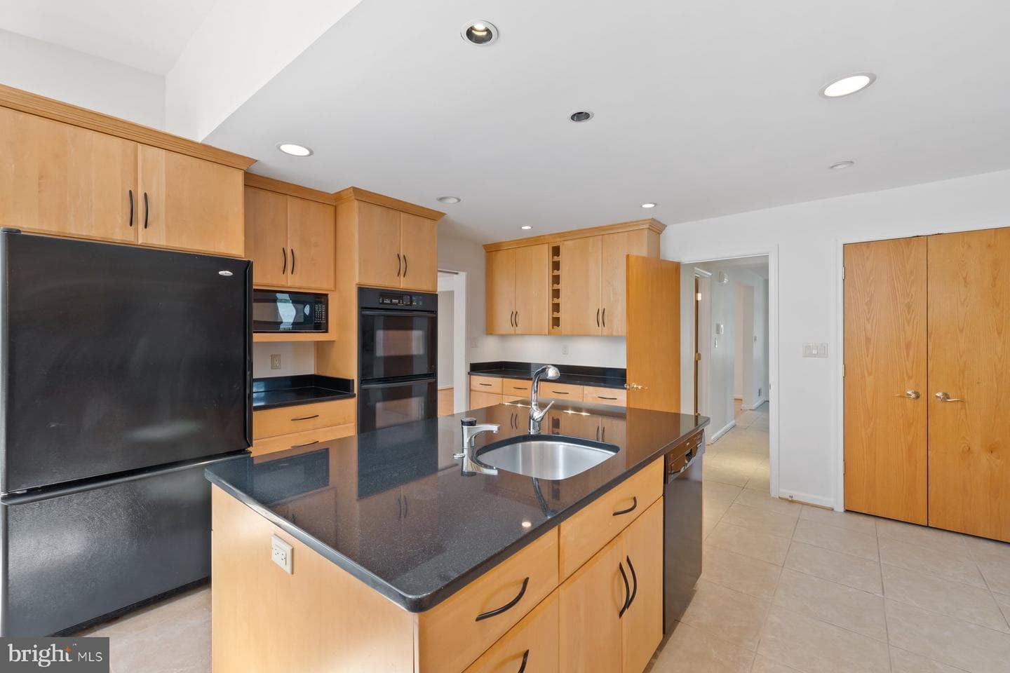 11900 Gainsborough Road photo 14