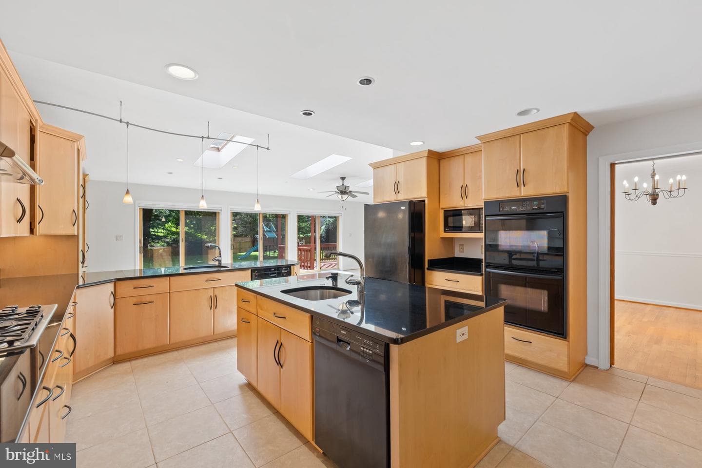 11900 Gainsborough Road photo 16