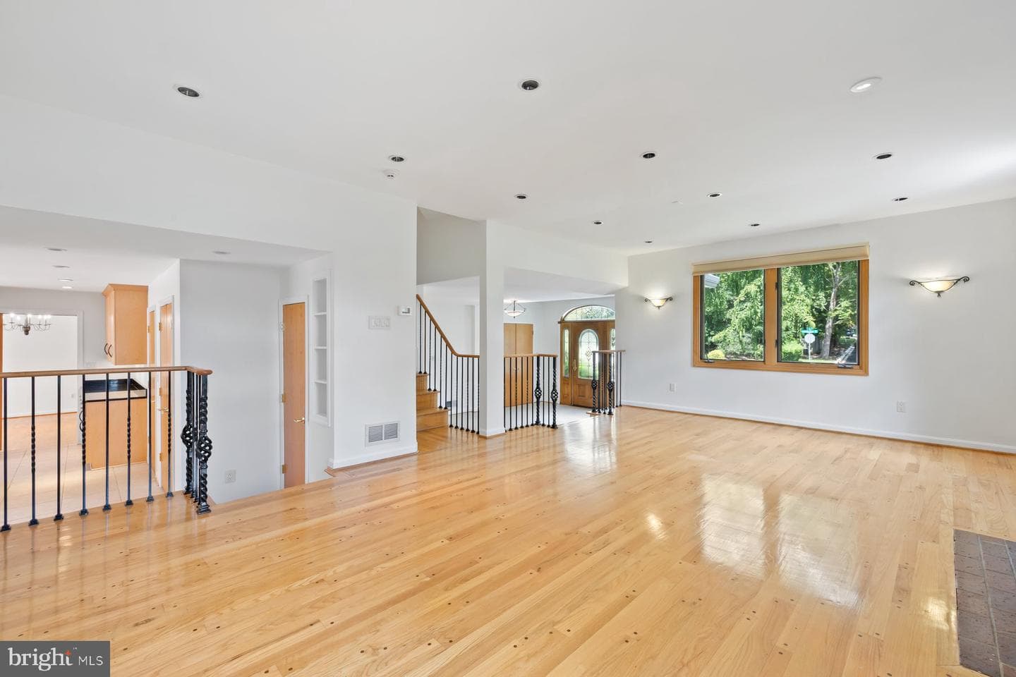 11900 Gainsborough Road photo 17