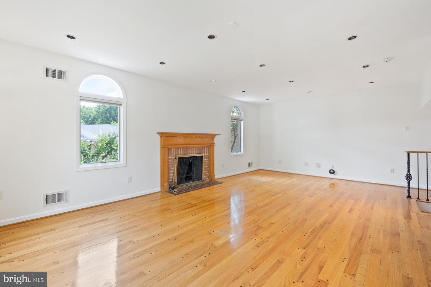 11900 Gainsborough Road photo 18