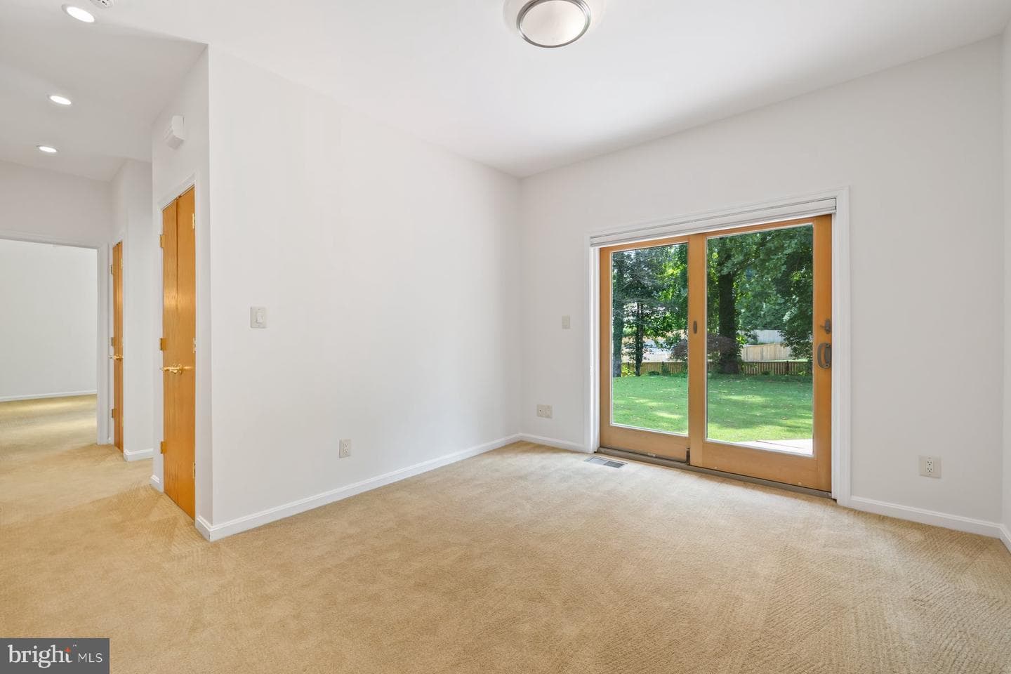 11900 Gainsborough Road photo 19