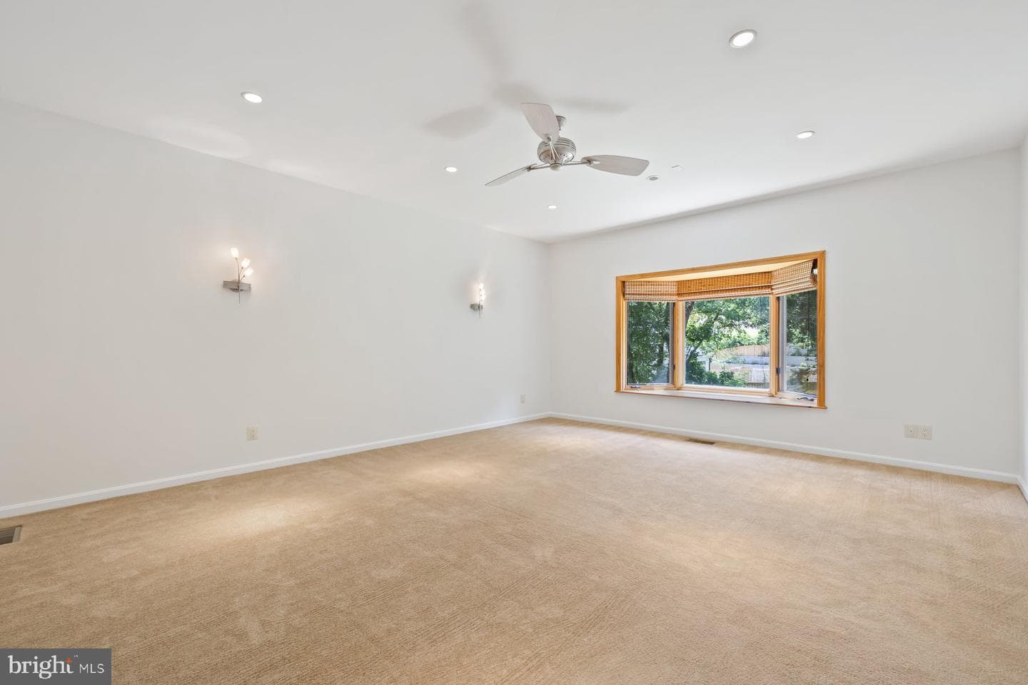 11900 Gainsborough Road photo 21