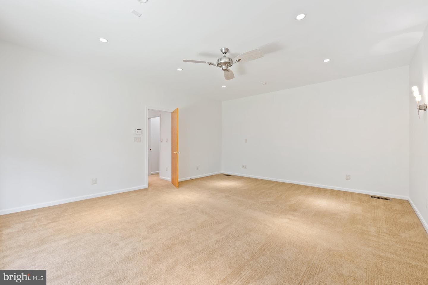 11900 Gainsborough Road photo 23